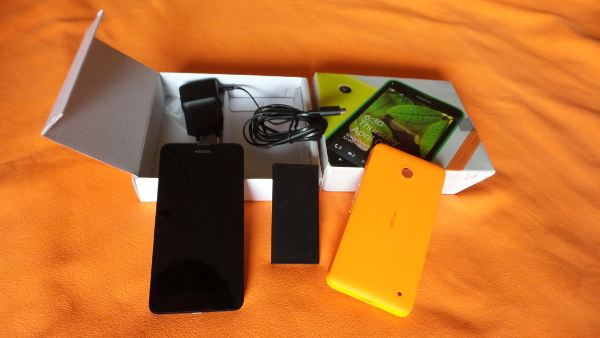 Confezione Nokia Lumia 630