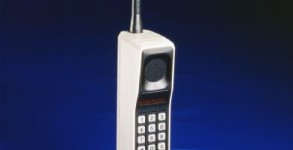 Motorola-DynaTAC-8000x_71186_1
